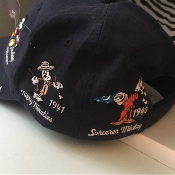 ❌SOLD❌ Disney Mickey Mouse Baseball Cap - Picture 3 of 5